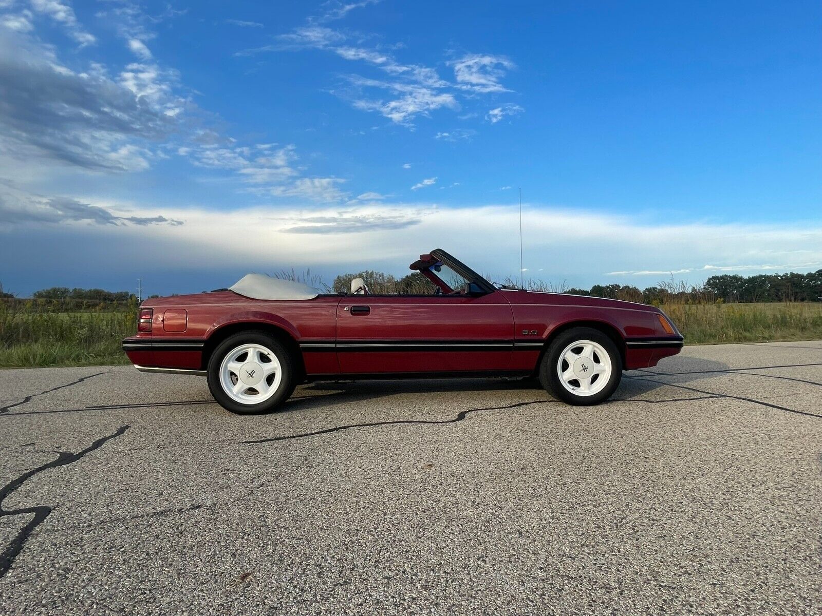 Ford-Mustang-Cabriolet-1984-15