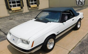 Ford-Mustang-Cabriolet-1984-2