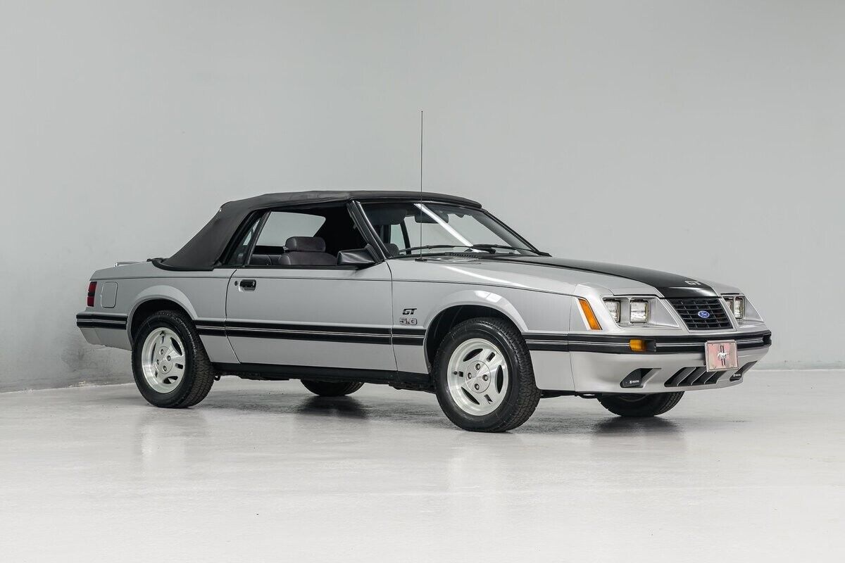 Ford-Mustang-Cabriolet-1984-8