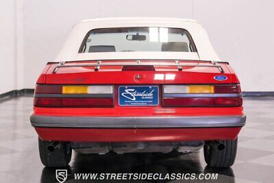 Ford-Mustang-Cabriolet-1986-10