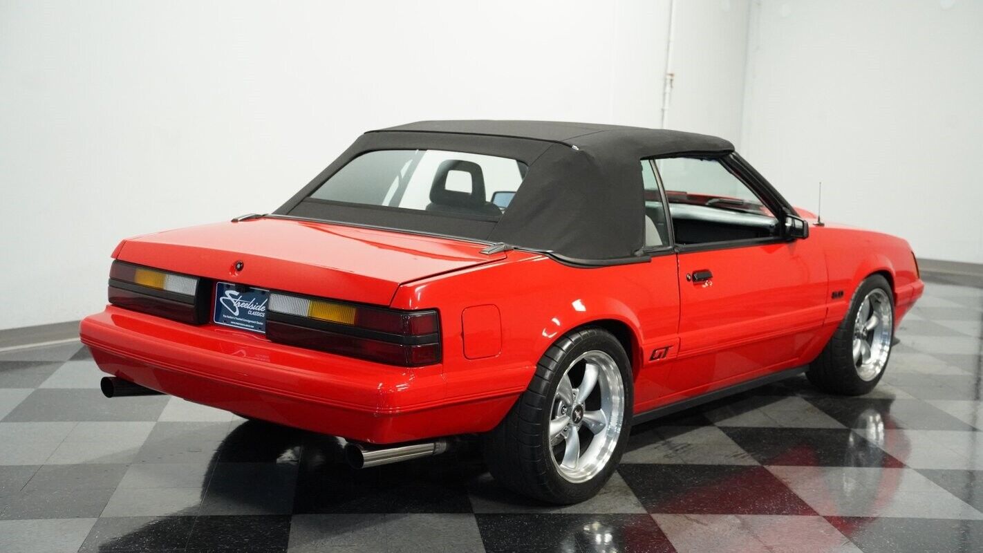 Ford-Mustang-Cabriolet-1986-11