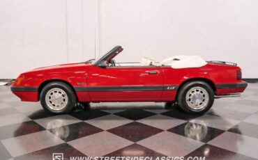 Ford-Mustang-Cabriolet-1986-2