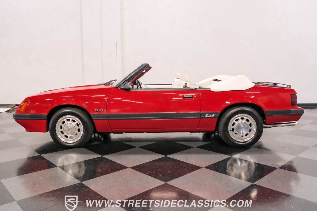 Ford-Mustang-Cabriolet-1986-2