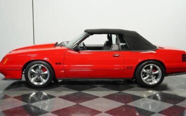 Ford-Mustang-Cabriolet-1986-2