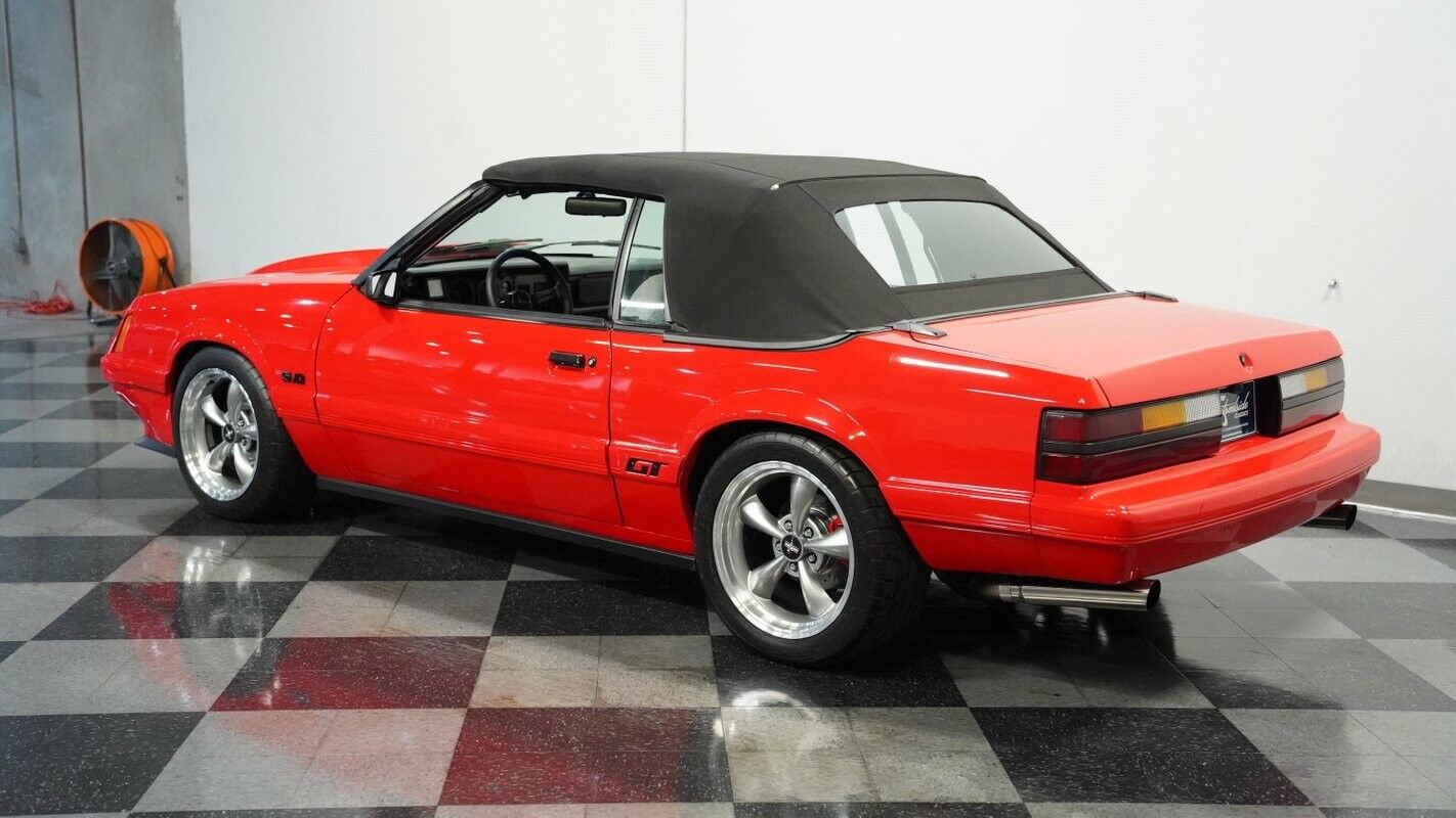 Ford-Mustang-Cabriolet-1986-7