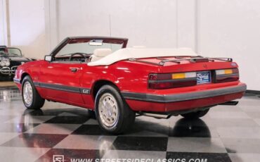 Ford-Mustang-Cabriolet-1986-8