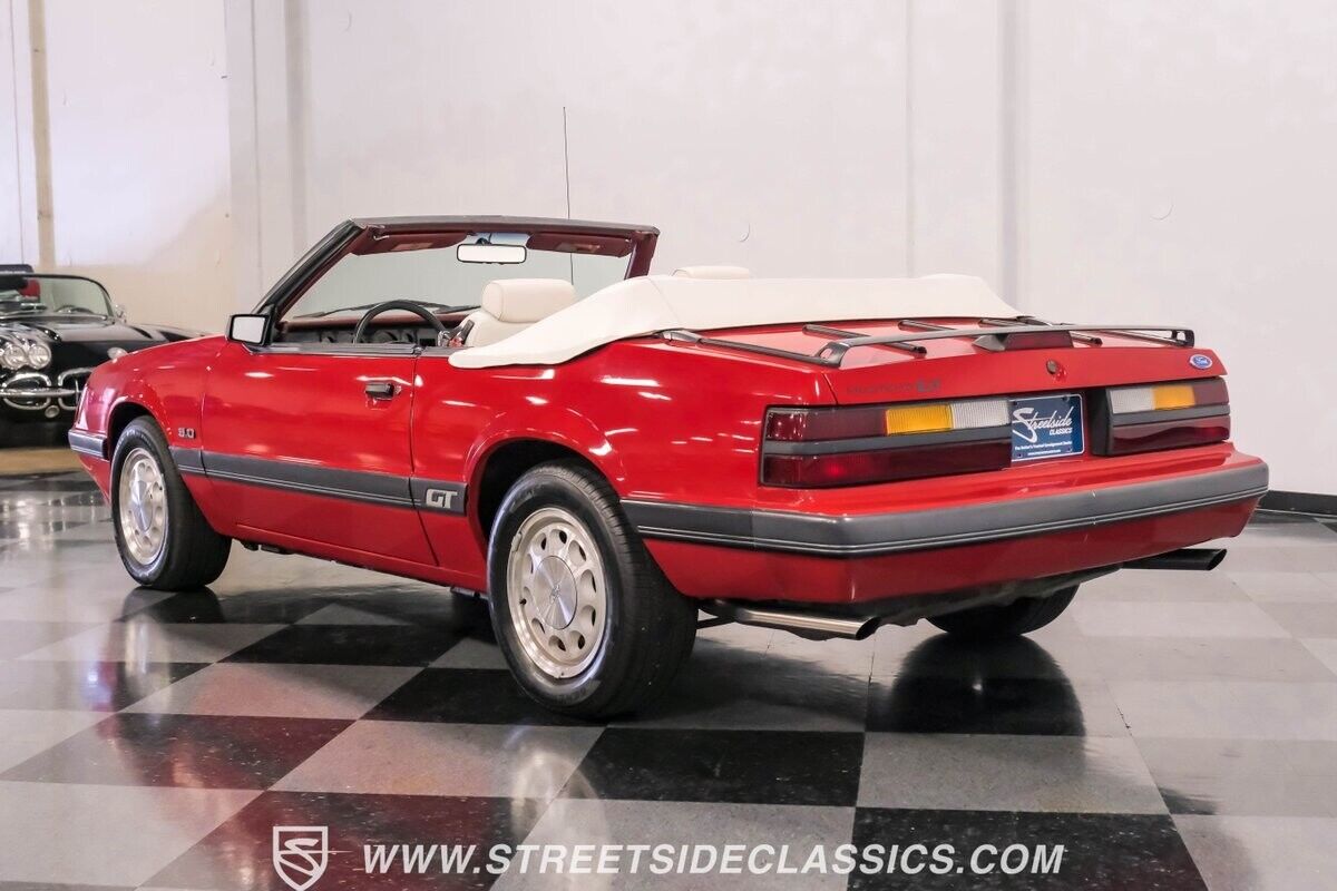 Ford-Mustang-Cabriolet-1986-8