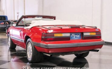 Ford-Mustang-Cabriolet-1986-9