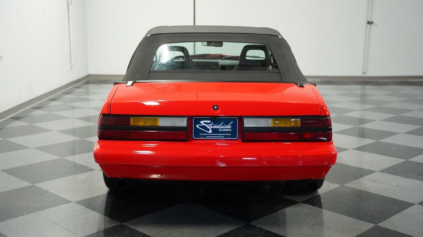 Ford-Mustang-Cabriolet-1986-9