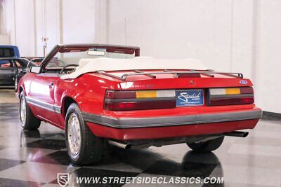 Ford-Mustang-Cabriolet-1986-9