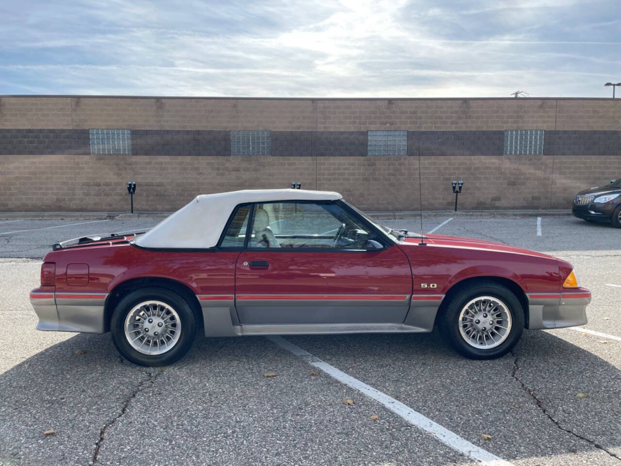 Ford-Mustang-Cabriolet-1987-6