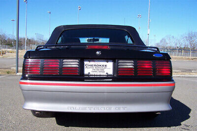 Ford-Mustang-Cabriolet-1989-23