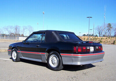 Ford-Mustang-Cabriolet-1989-3