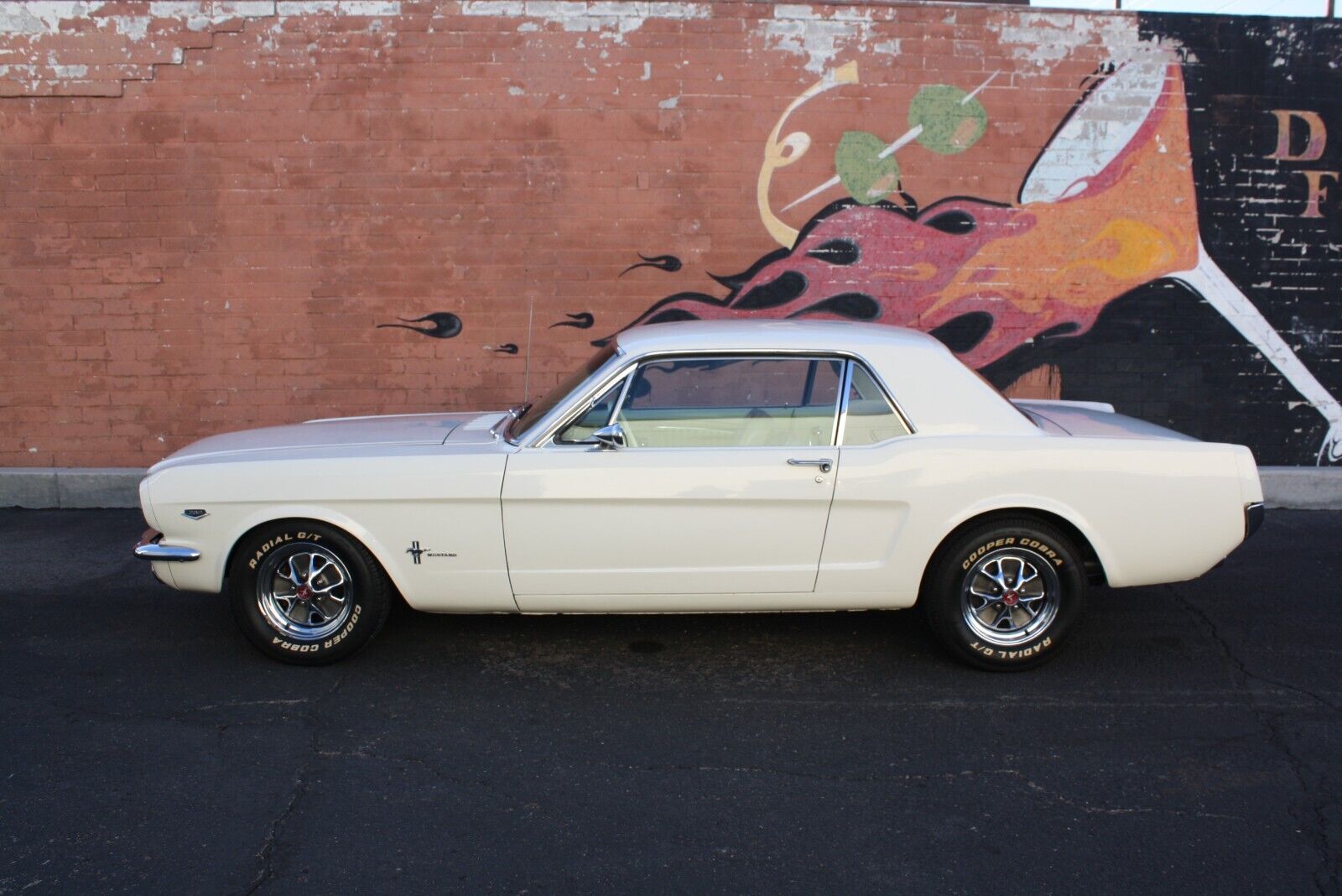 Ford-Mustang-Coupe-1965-1