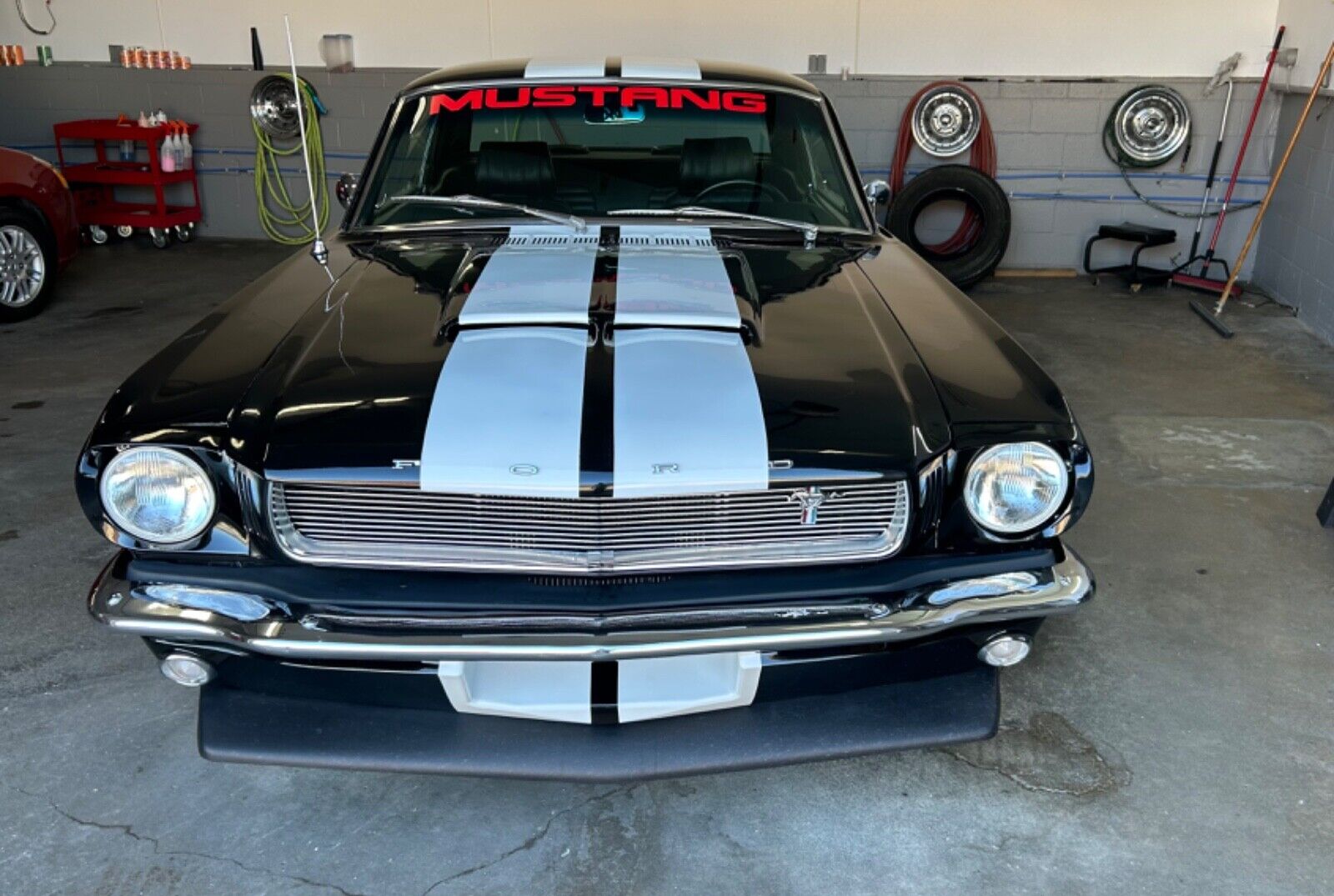 Ford-Mustang-Coupe-1965-1