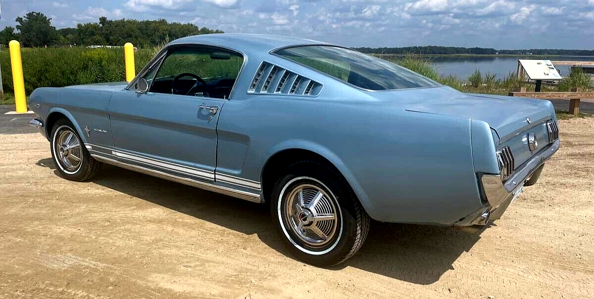 Ford-Mustang-Coupe-1965-1