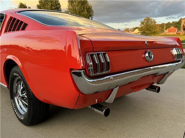 Ford-Mustang-Coupe-1965-3