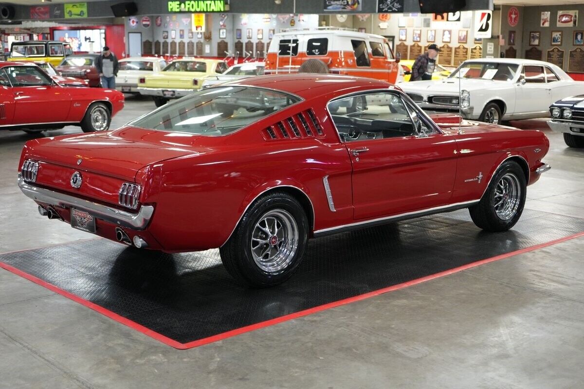 Ford-Mustang-Coupe-1965-8