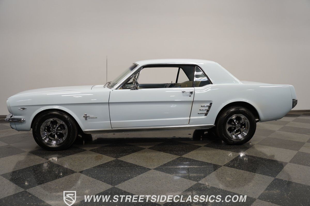 Ford-Mustang-Coupe-1966-2