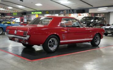 Ford-Mustang-Coupe-1966-25