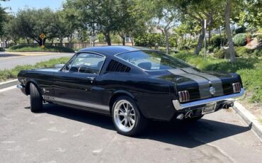 Ford-Mustang-Coupe-1966-3