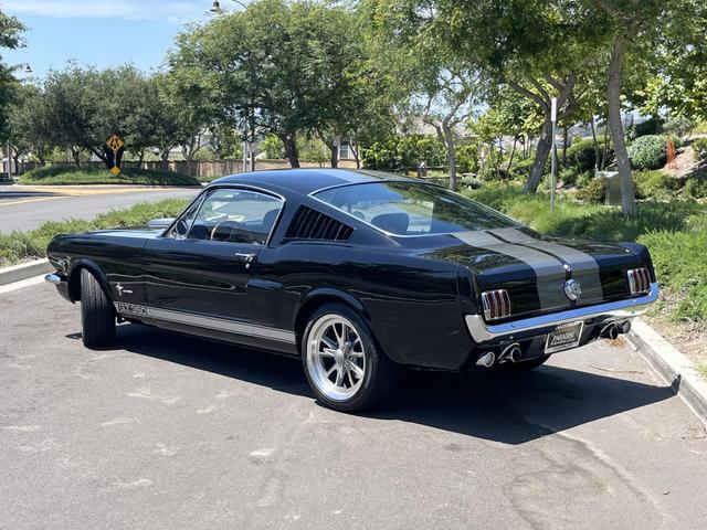 Ford-Mustang-Coupe-1966-3