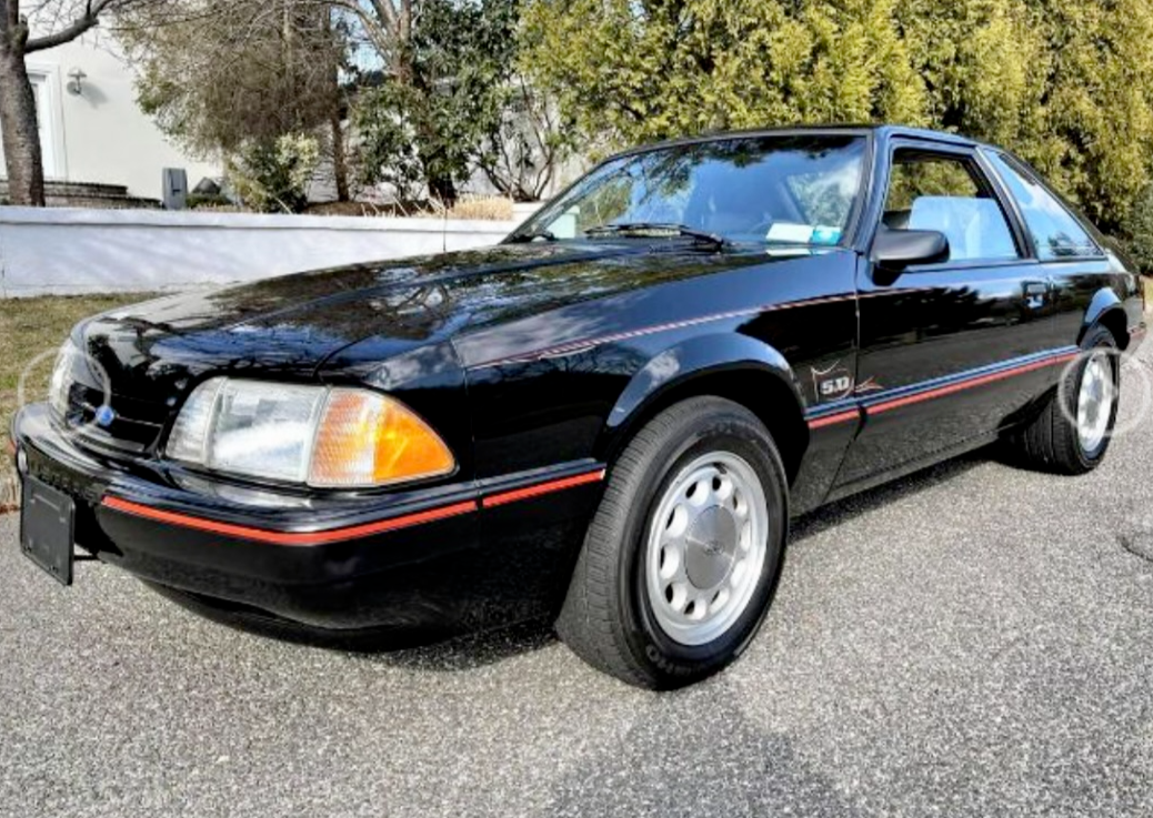 Ford-Mustang-Coupe-1988-2