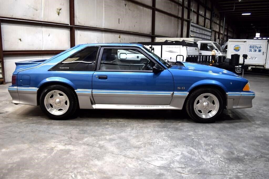 Ford-Mustang-Coupe-1988-6