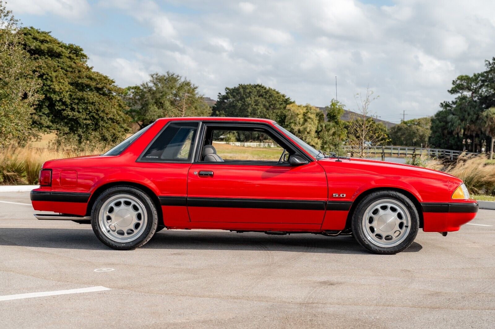 Ford-Mustang-Coupe-1989-8