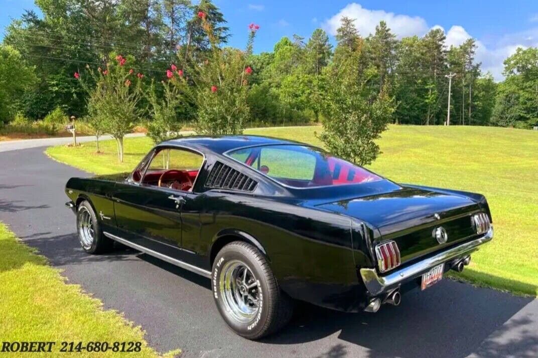 Ford-Mustang-Custom-Fastback-Coupe-1965-1