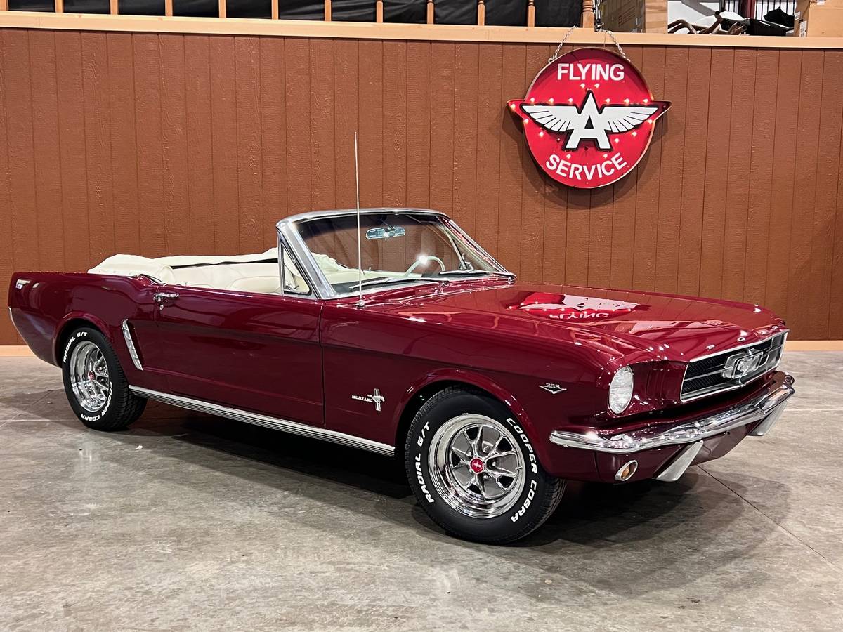 Ford-Mustang-convertible-1965-12