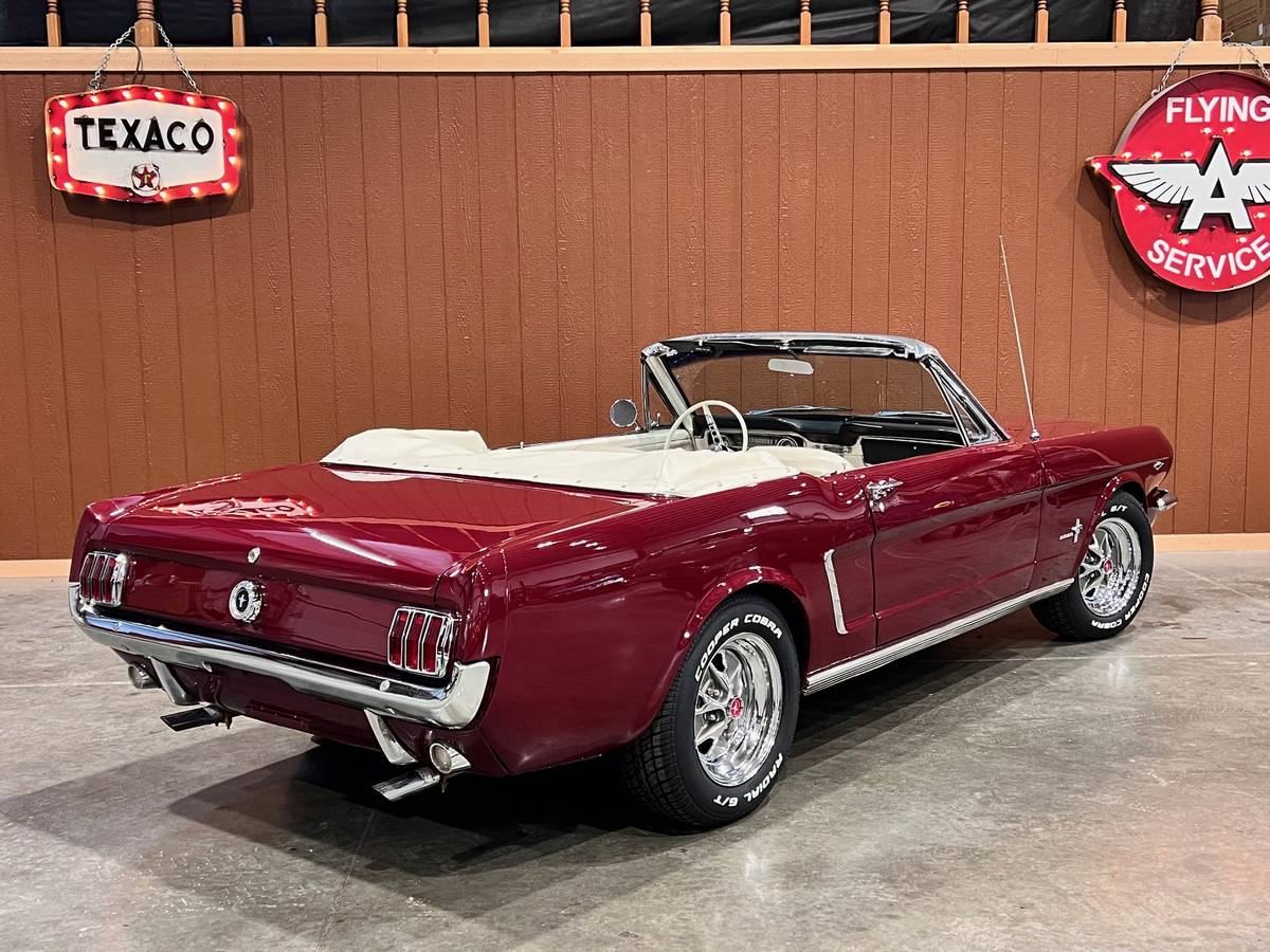 Ford-Mustang-convertible-1965