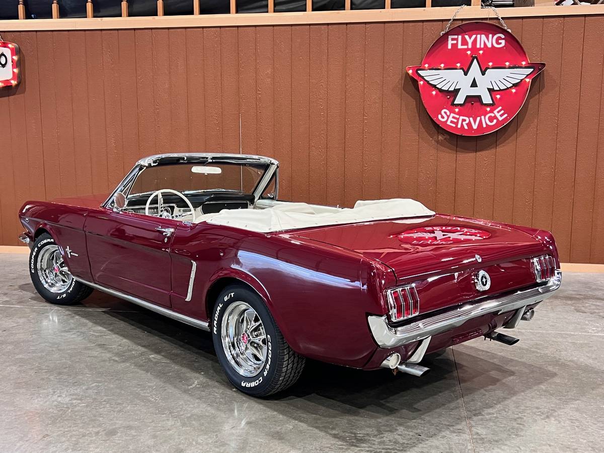 Ford-Mustang-convertible-1965-3