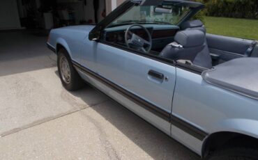 Ford-Mustang-convertible-1983-4