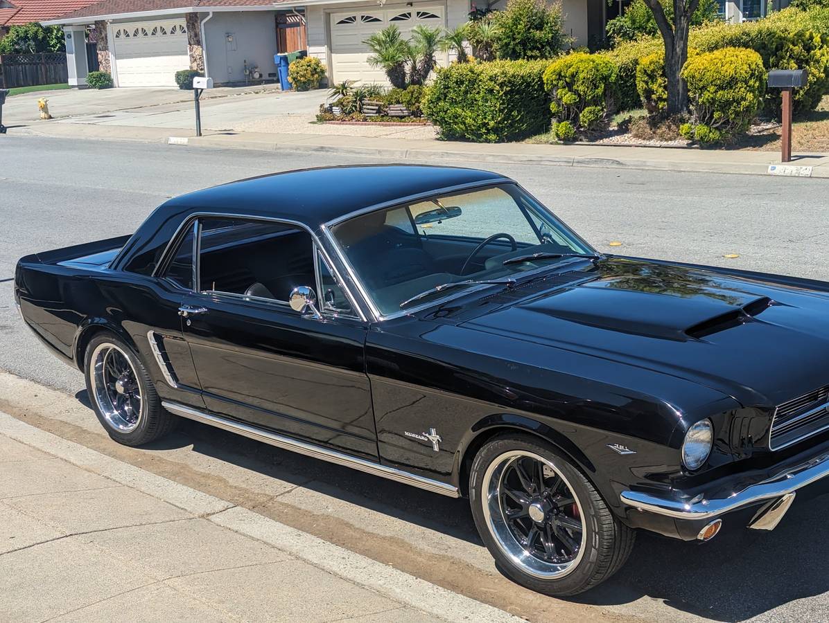 Ford-Mustang-coupe-1965-23