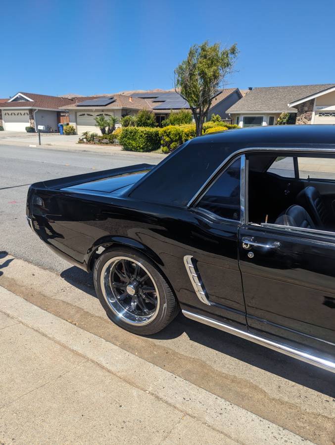 Ford-Mustang-coupe-1965-5