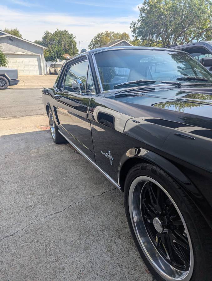 Ford-Mustang-coupe-1965-8