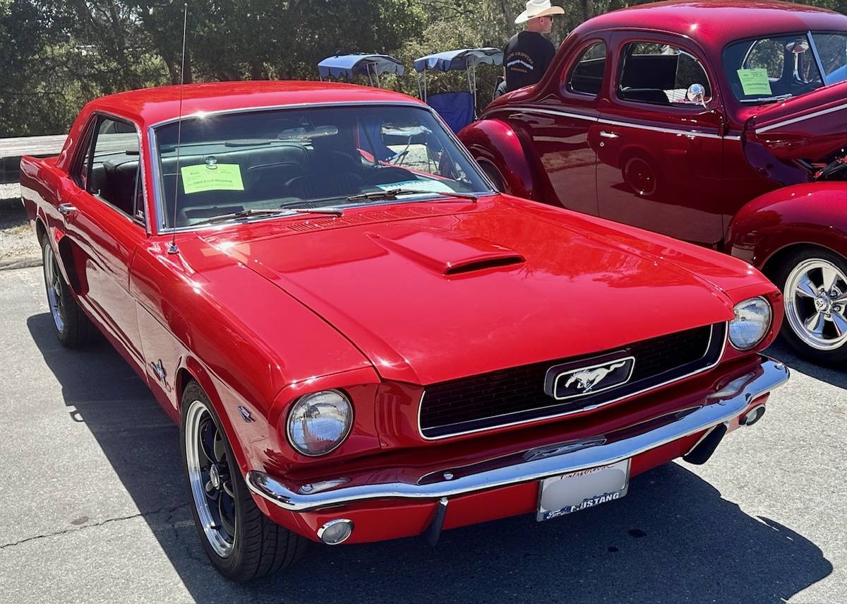 Ford-Mustang-coupe-1966-8