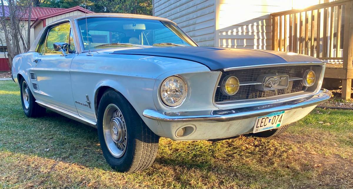 Ford-Mustang-coupe-1967-1