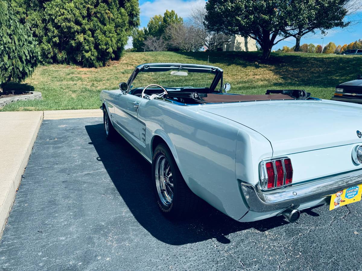 Ford-Mustang-gt-convertible-1966-18