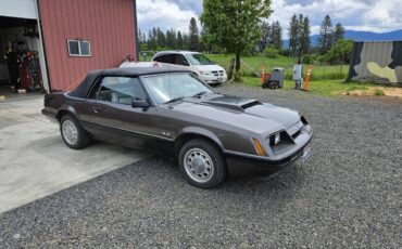 Ford-Mustang-gt-convertible-1985