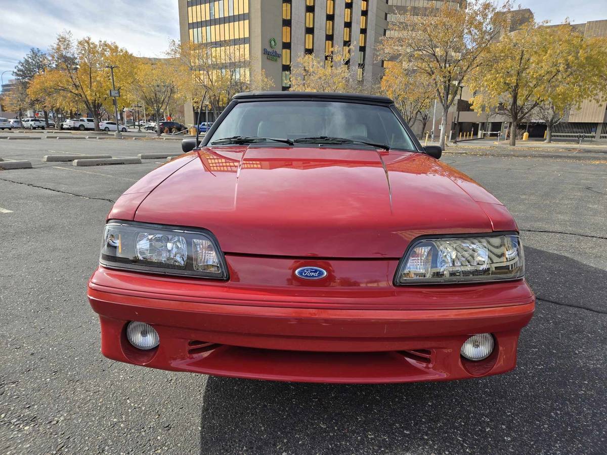 Ford-Mustang-gt-convertible-1988-11