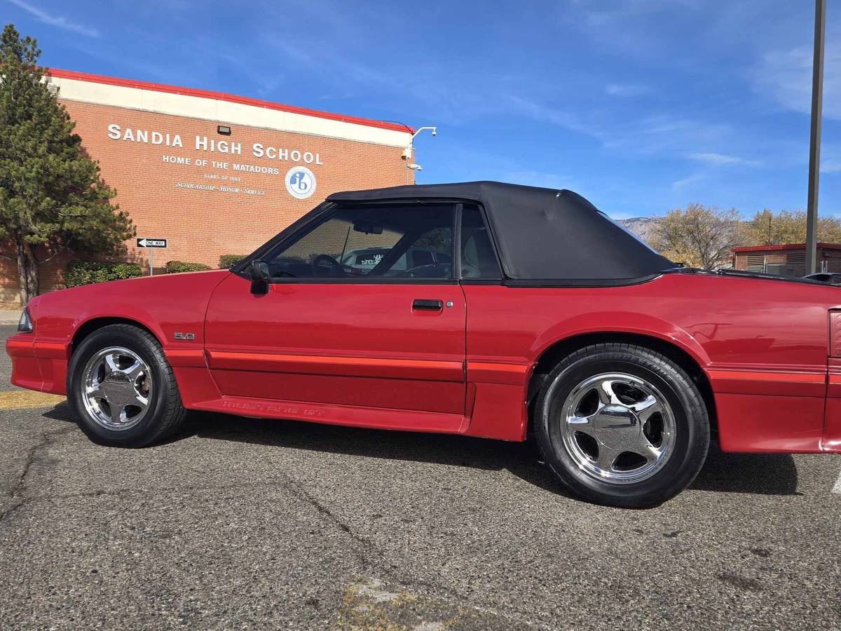 Ford-Mustang-gt-convertible-1988-22