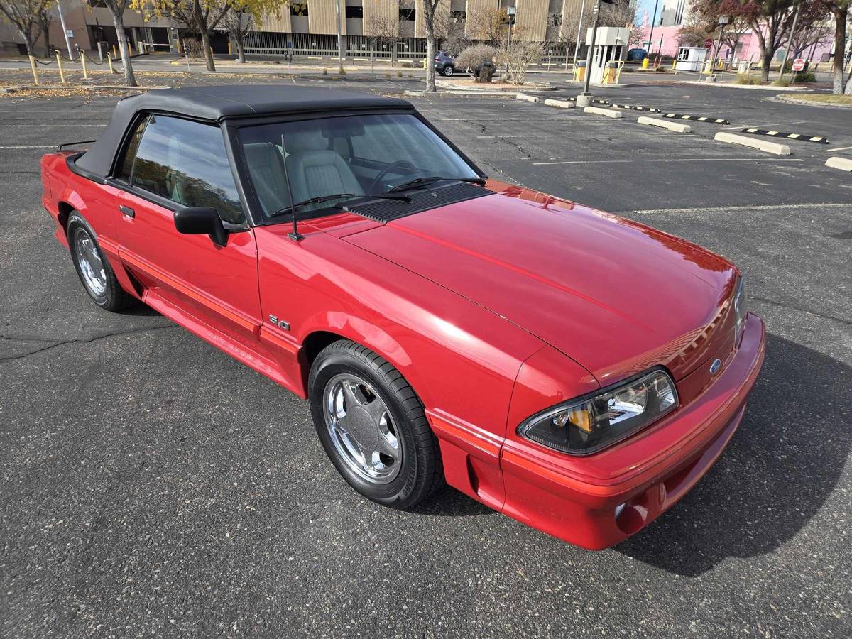 Ford-Mustang-gt-convertible-1988