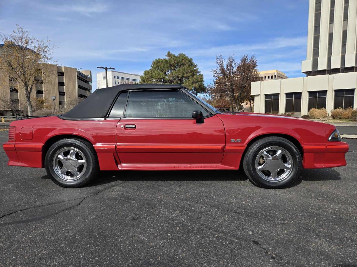 Ford-Mustang-gt-convertible-1988-6