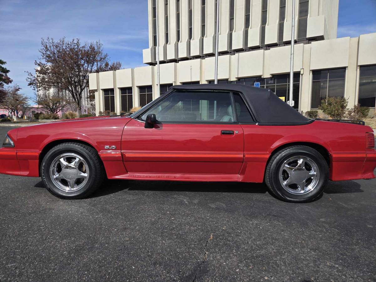 Ford-Mustang-gt-convertible-1988-7