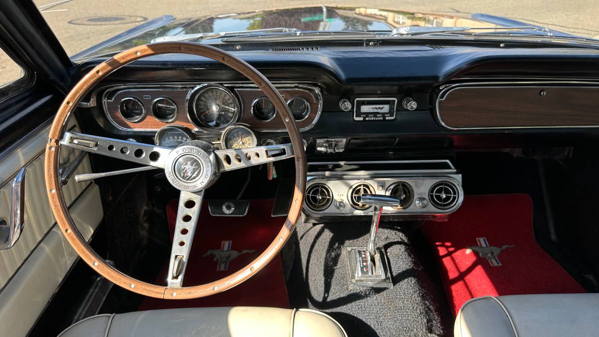 Ford-Mustang-gt-coupe-1965-12