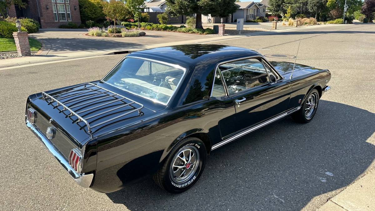 Ford-Mustang-gt-coupe-1965-20