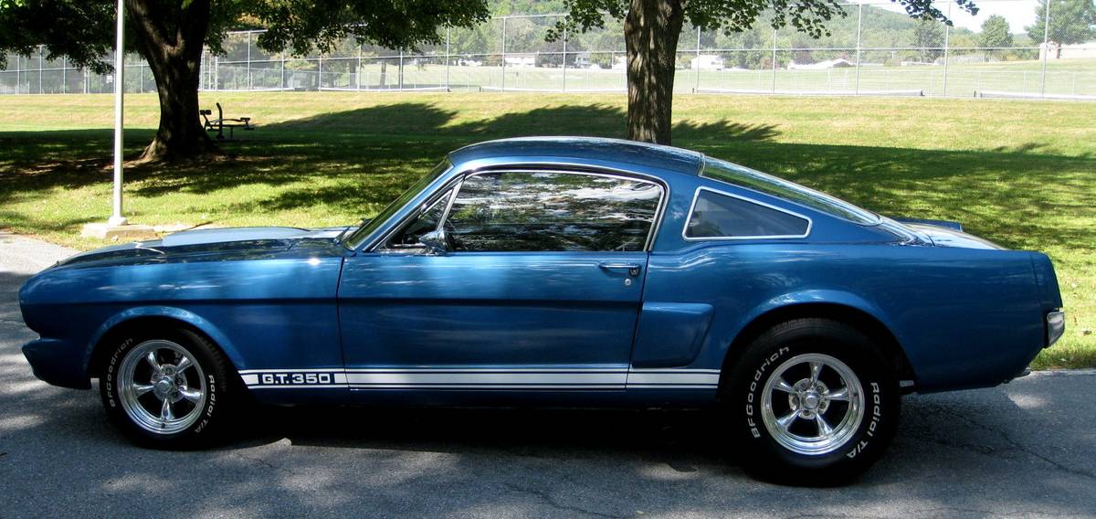 Ford-Mustang-shelby-fastback-1966-2