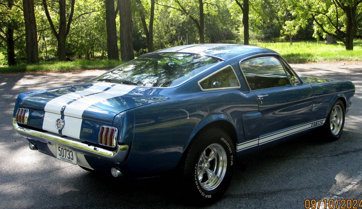 Ford-Mustang-shelby-fastback-1966-4